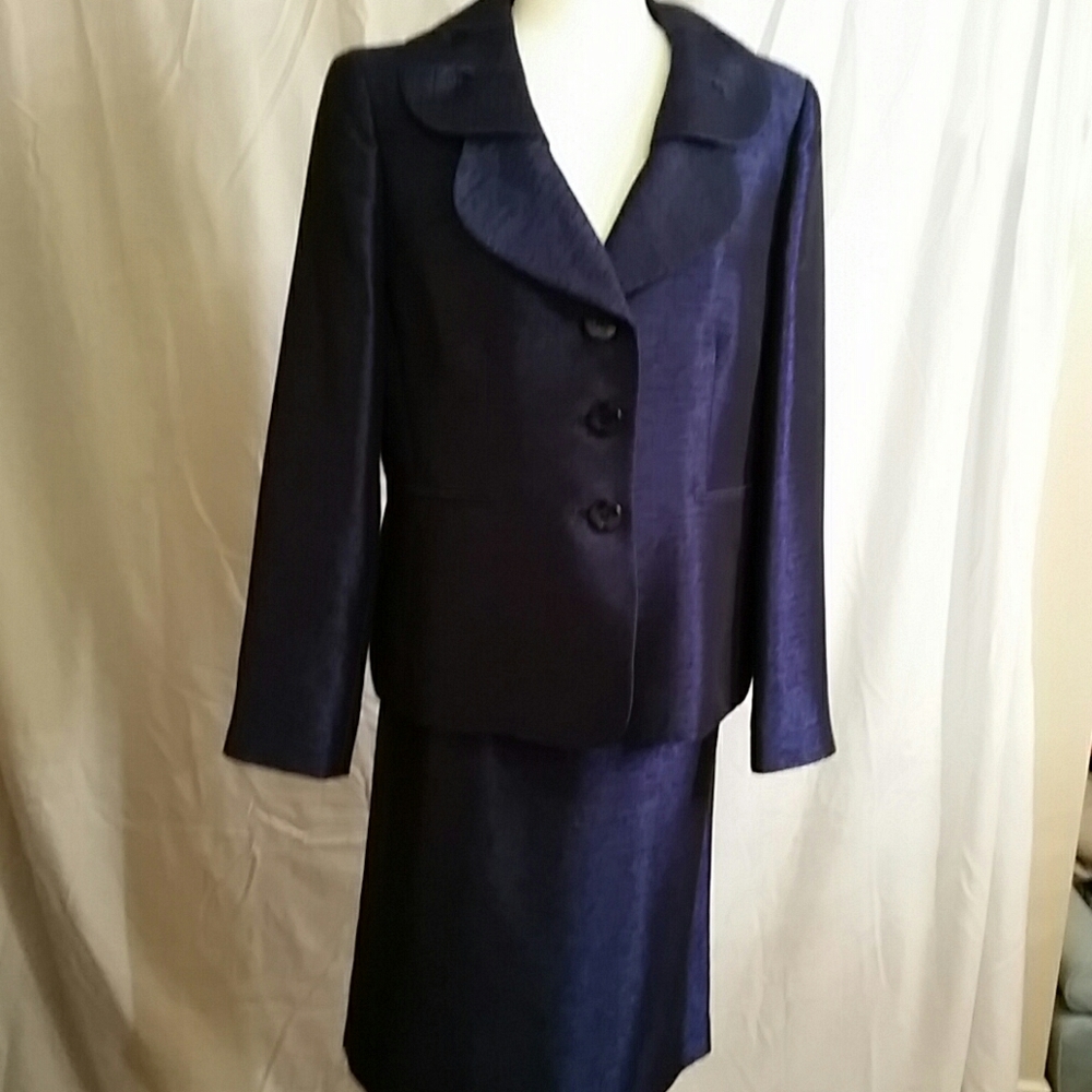 NWOT 2 pc. Skirt and Blazer